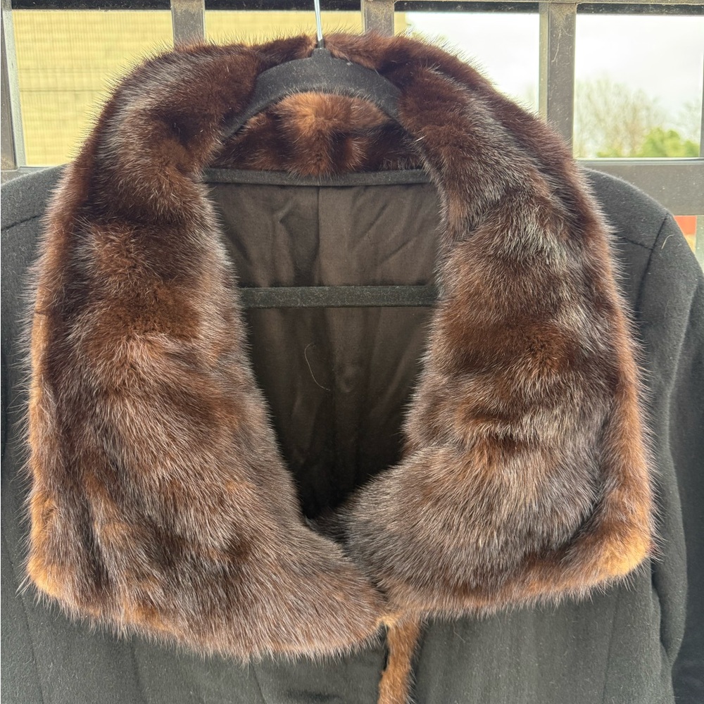 Black Coat with Mink Collar M - Picture 13 of 13